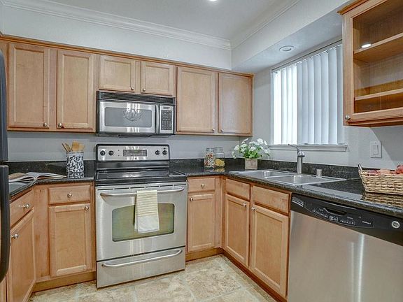 Cozy and functional kitchen