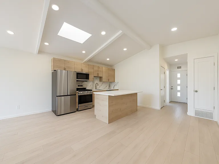 5410 Baja Dr — Photo 3