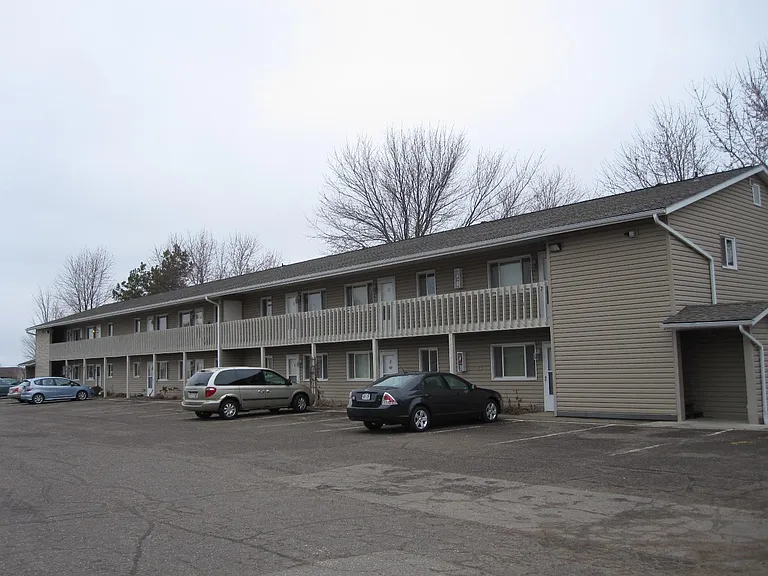 1380 Heritage Dr #6 — Photo 2
