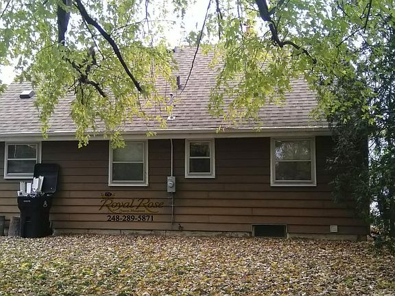 2nd image of 25824 Mackinac St