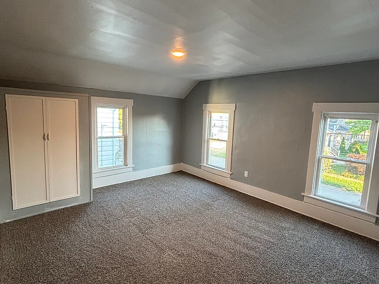 621 Creedmore Ave — Photo 11