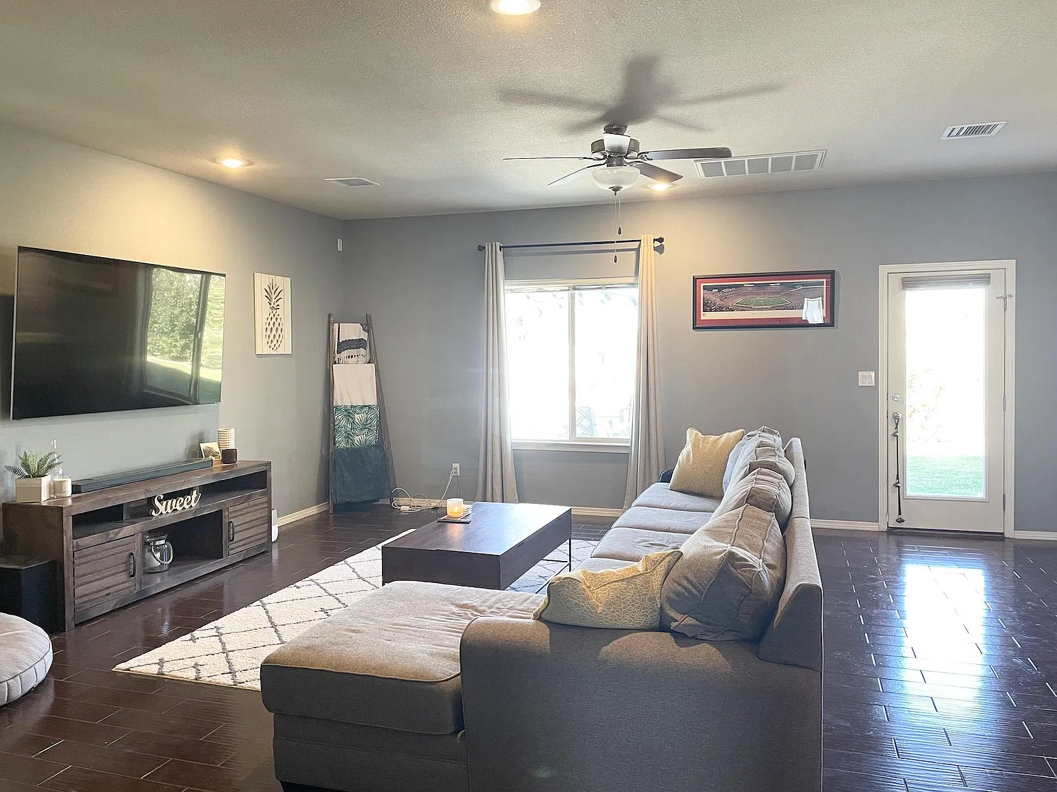 3 bed, 2.5 bath, 1784 sqft, $2,100 — Photo 4