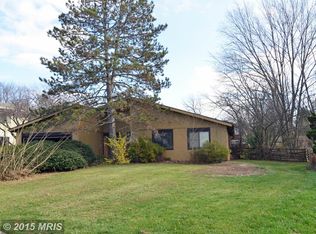 2537 Oakhampton Pl, Herndon, VA 20171