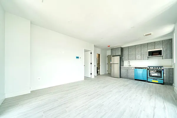 Rented by Sterling Realty Solution Inc | media 16