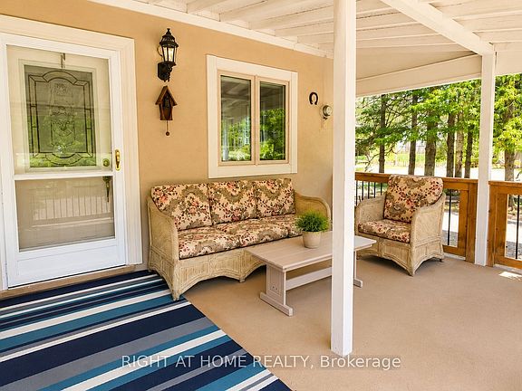 5th image of 640 Tiny Beaches Rd N