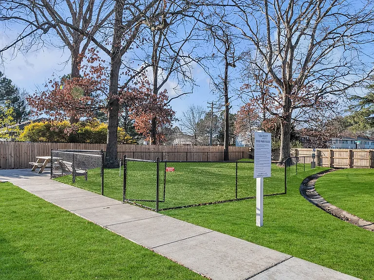 Waverly at Oyster Point Apartments — Photo 14
