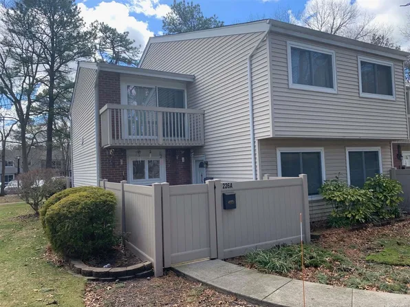 226 Springmeadow Drive #A, Holbrook, NY 11741