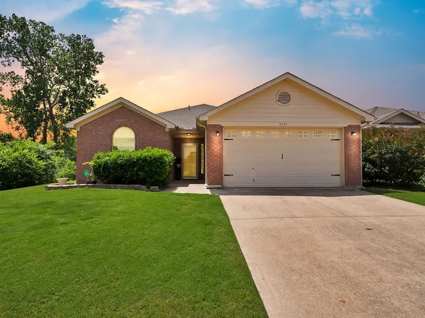 2725 Ensenada Ln, Fort Worth, TX 76108