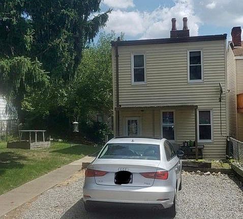 Rear entry with parking