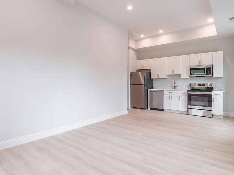 146 Main St #204 — Photo 4