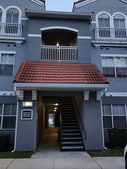 18001 Richmond Place Dr #1033 — Photo 1