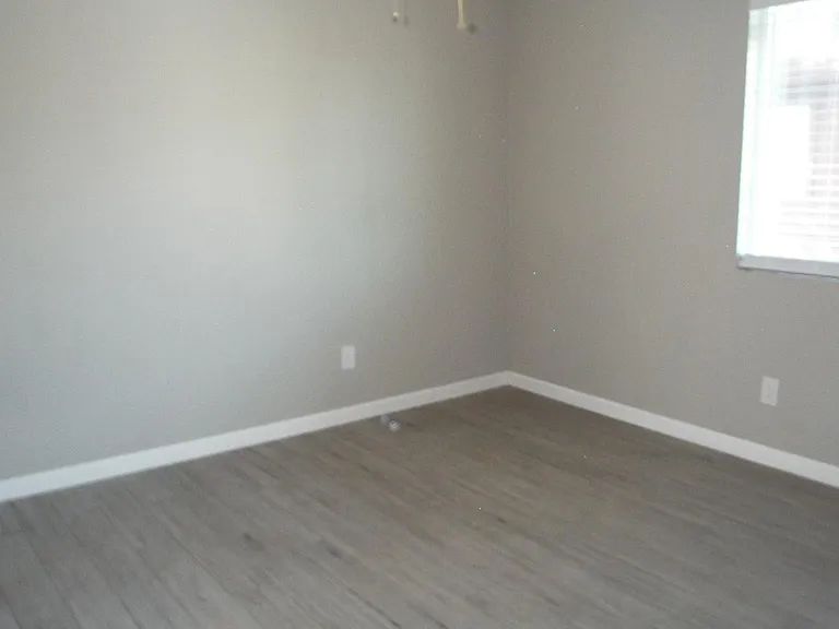 804 W 2nd St #C — Photo 4