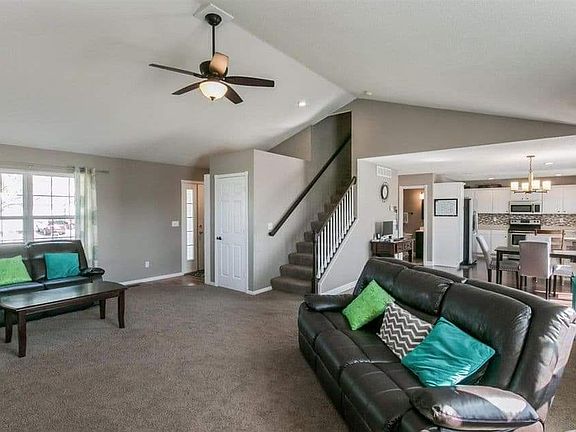4th image of 1425 Deerfield Dr