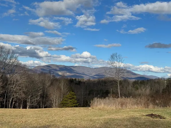 2390 Guinea Mountain Rd, Pearisburg, VA 24134