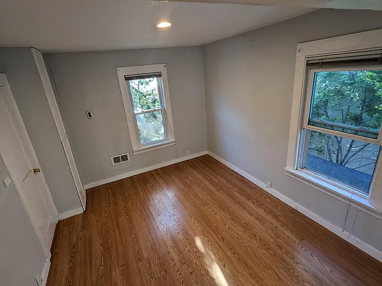 629 12th Ave E #A — Photo 14