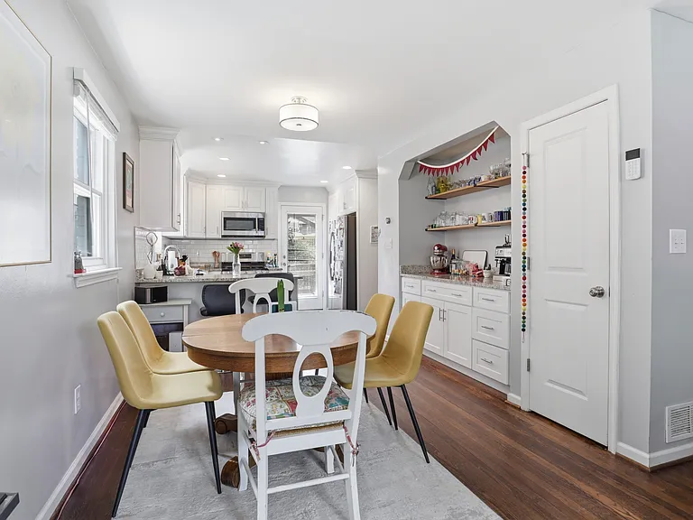 521 Madison St NE #1 — Photo 6