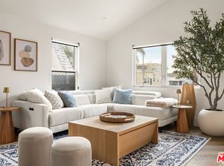 1900 Clyde Ave, Los Angeles, CA 90019