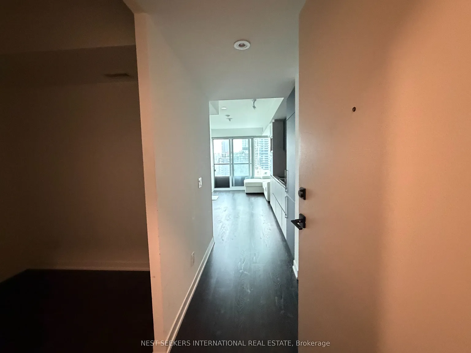 2 bed, $2,350 — Photo 2