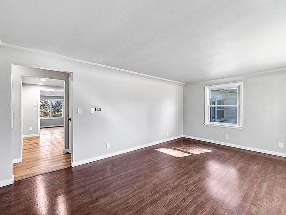 5th image of 2940 N Oneida St