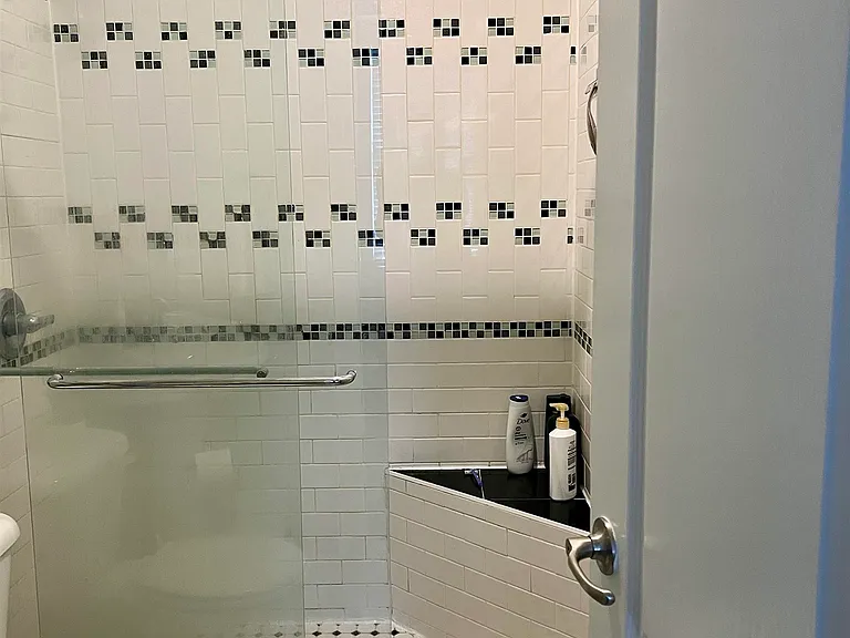 719 Monroe St #3 — Photo 10