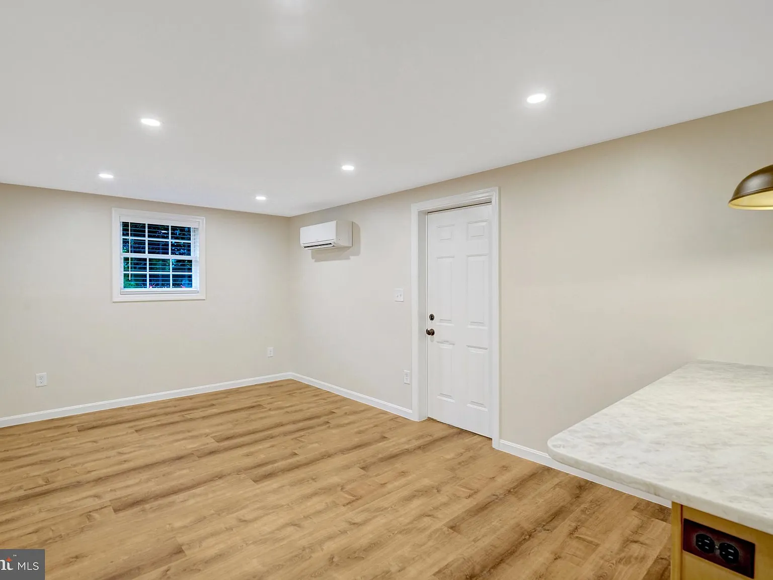 1 bed, 800 sqft, $1,895 — Photo 4