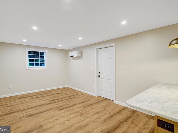 3rd image of 110 S Wise St APT 1