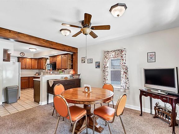 Dining area with breakfast bar