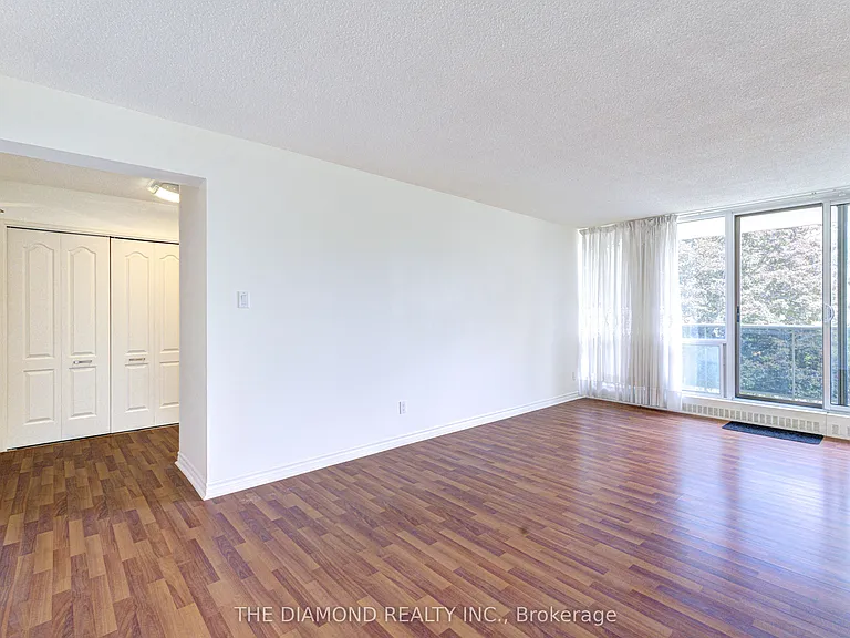 40 Sunrise Ave #301 — Photo 6