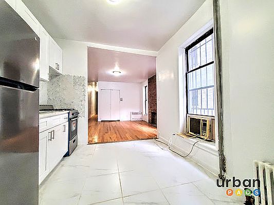 5th image of 1054 Bergen St #F1