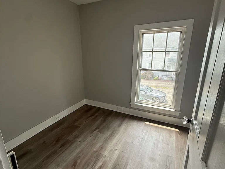 2025-2027 Wayne Ave — Photo 13