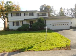 105 Fleetwood Ln, Minoa, NY 13116