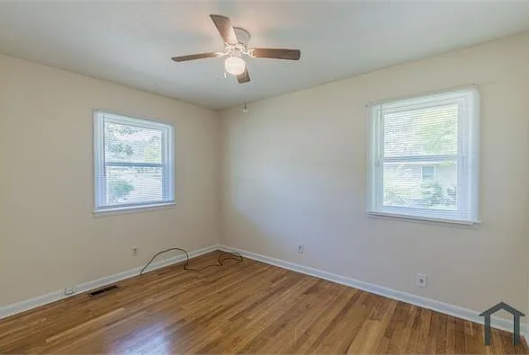 925 Fleetwood Dr — Photo 6
