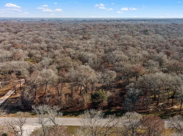 237 Oak Hollow Dr, La Vernia, TX 78121