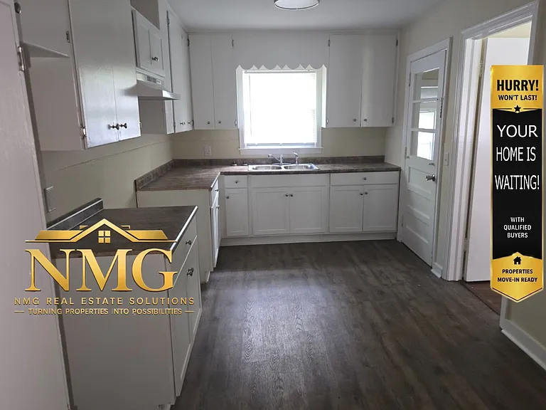 215 Wildwood Ter — Photo 2