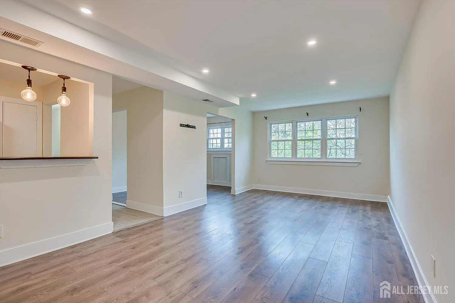 3 bed, 2.0 bath, $3,000 — Photo 4