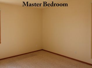 15633 Summerbrooke Ln, Roscoe, IL 61080