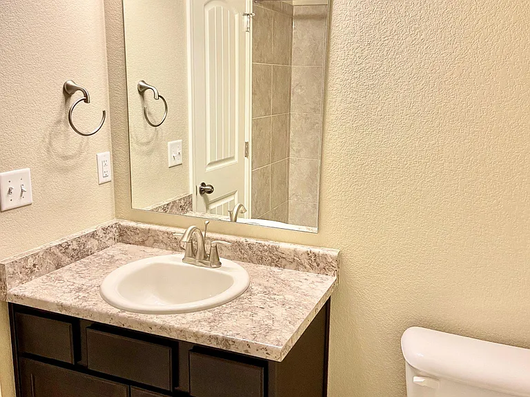 5609 Shamrock Hts — Photo 25