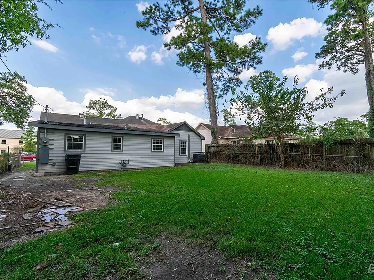 3818 Blodgett St — Photo 37