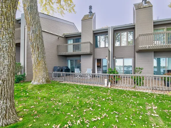 20540 S Sandpiper Dr APT 6, Spirit Lake, IA 51360