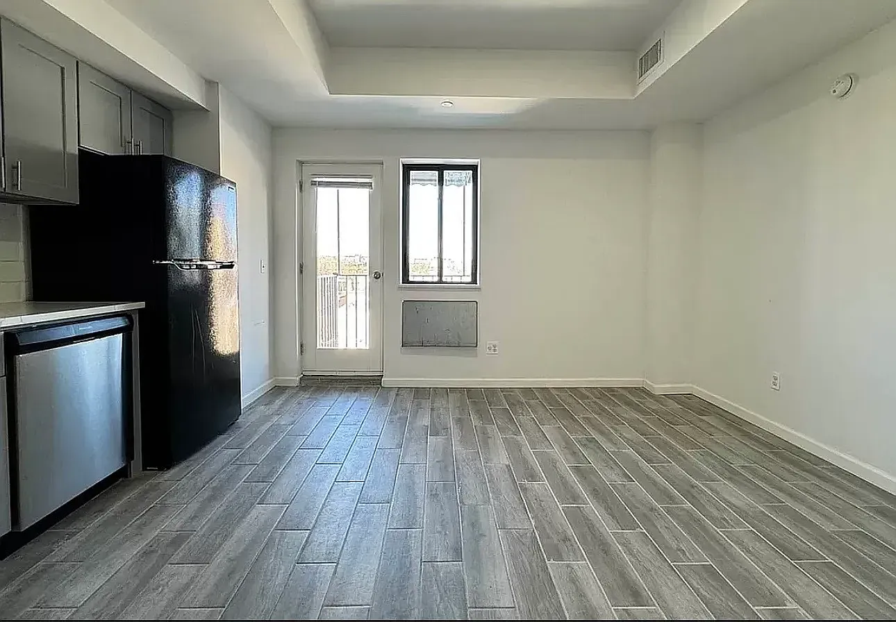 14-43 31st Avenue — Photo 2