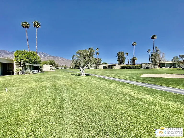 16 Lakeview Cir — Photo 9