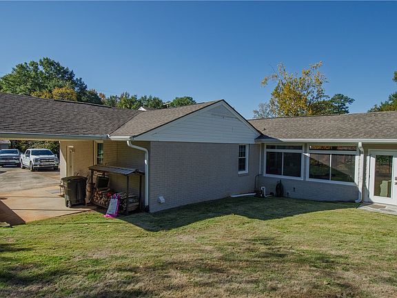 3rd image of 312 Hillcrest Ave