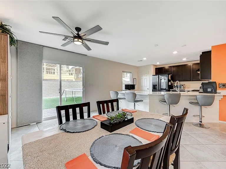 7040 Fossil Lake St — Photo 5