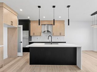 8512 181st Ave NW, Edmonton, AB T5Z 0V5