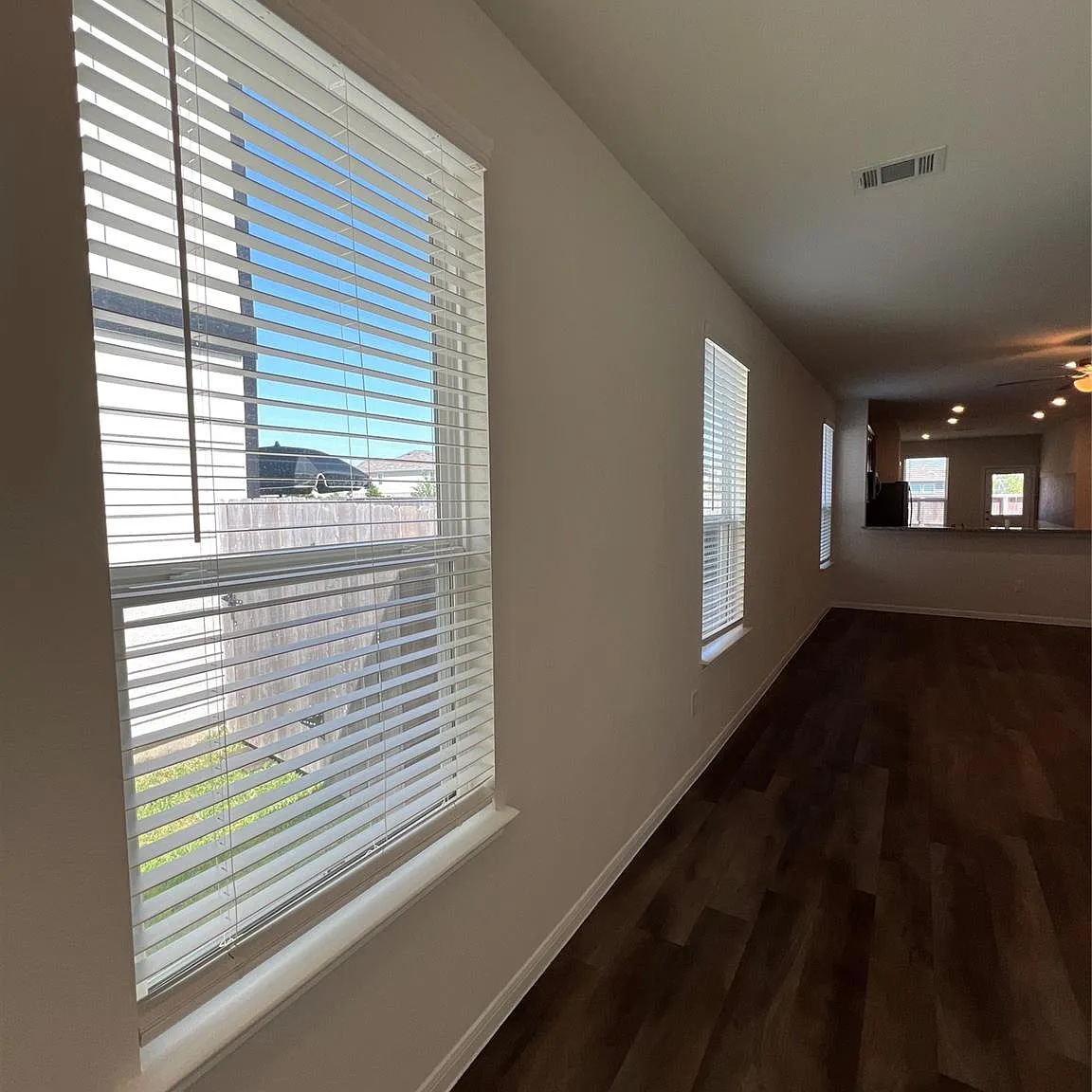 3 bed, 2.0 bath, 1510 sqft, $2,400 — Photo 4