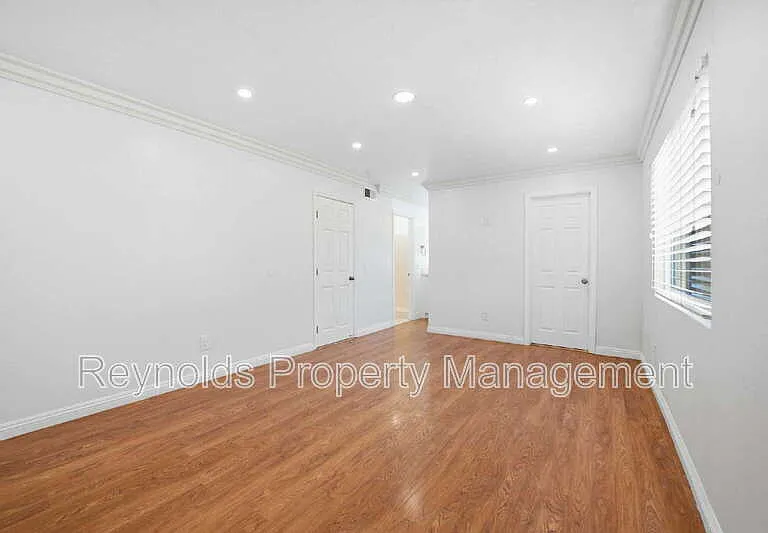 633 R Ave #35 — Photo 16