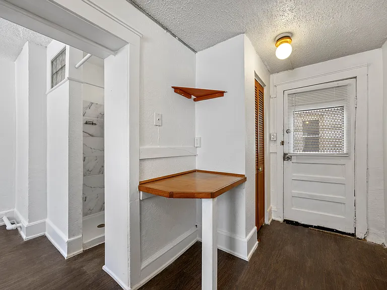 1110 Saint Paul St — Photo 24