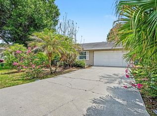 406 Lake Daisy Dr, Winter Haven, FL 33884