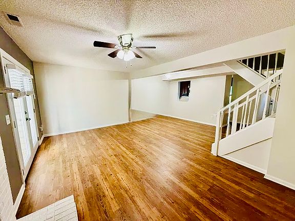 4th image of 319 Riverwalk Cir