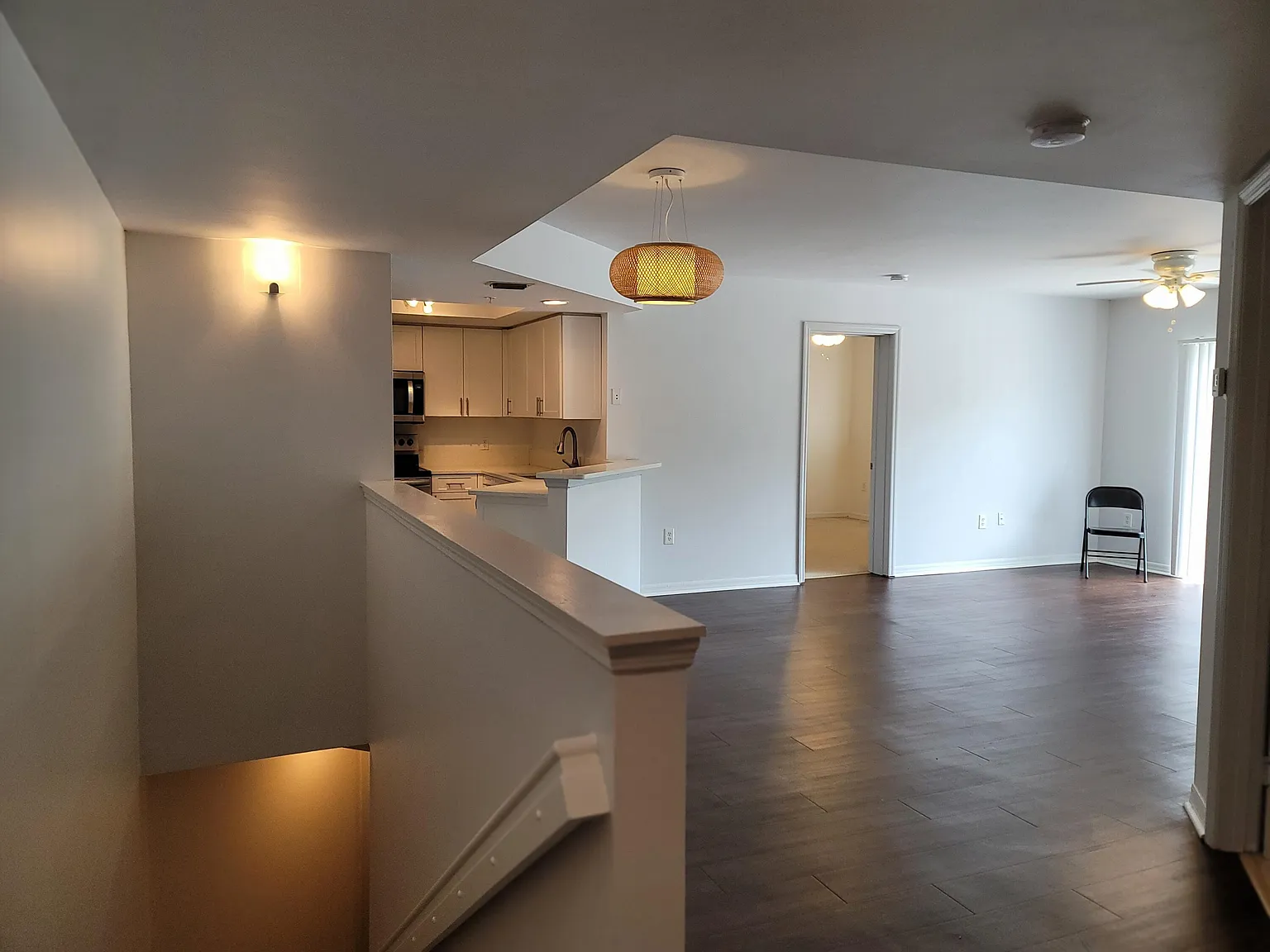 2 bed, 2.0 bath, 1026 sqft, $2,300 — Photo 2